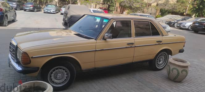 مرسيدس بنز 230 1980