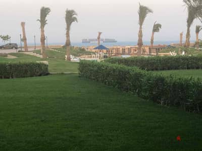 شاليه مميز للبيع فى لافيستا جاردنز 150 متر ارضى بجنينه ڤيو بحر وڤيو بسين