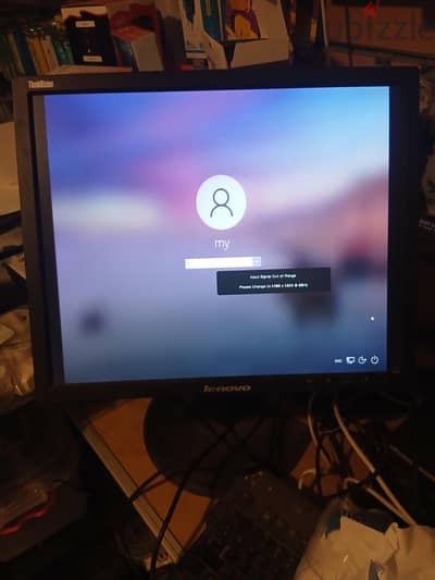 شاشة كمبيوتر lenovo