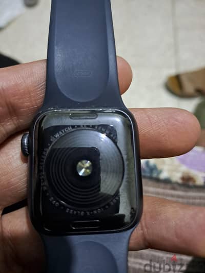 ساعة Apple watch SE الجيل الأول