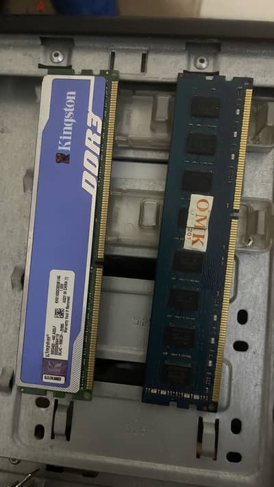 Ram 8 + 4 ddr3 1600 رامات للبيع