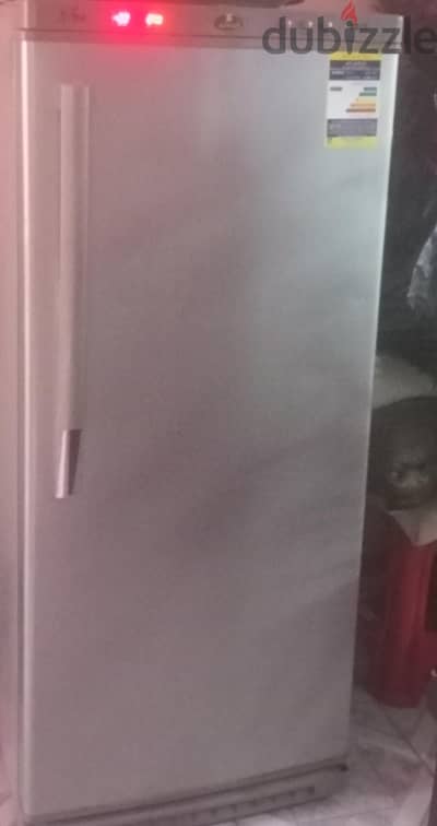ديب فريزر كريازى بحالة شبه زيرو استعمال خفيف جدا جدا