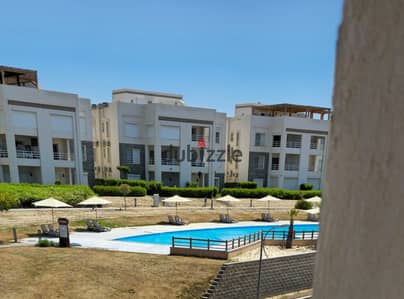 Penthouse chalet directly on the swimming pool