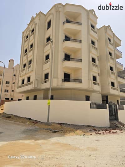 شقة للبيع فى عمارة ناصية فى النرجس الجديدة خطوات لمحور جمال عبدالناصر