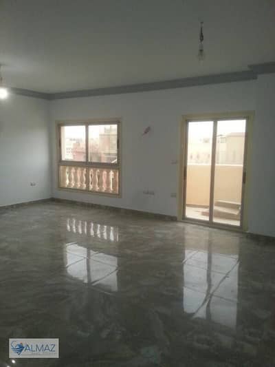 Unfurnished, super-lux finished apartment, 200 sq m, garden view, for rent in Al Banafseg 5 Villas, First Settlement, near services.