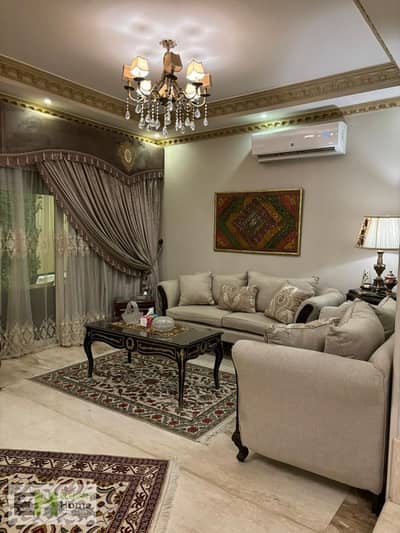 Town house for rent in Dyar Park semi furnished