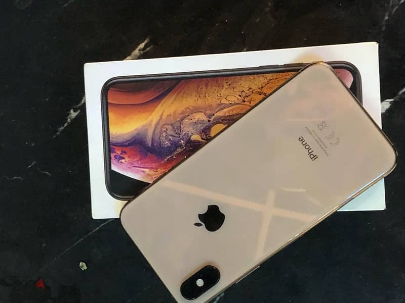 iPhone XS 3