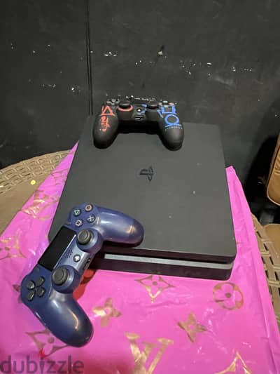 بلايستيشن 4 slim