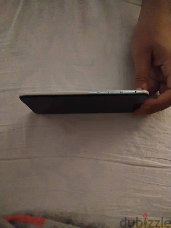 موبيل اوبو ٥٣ حاله كويسه معاه علبه وشاحن شاحن 4