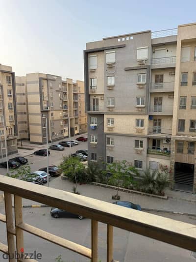 شقه للايجار في سكن مصر ساوث هيلز المنطقه الاولي ( سكن مصر أرض المعارض المنطقه الاولي) مسلسل ٣  علي طريق العين السخنه الجديد و آخر شارع الجامعه الامريكيه و دقائق ل الهايد بارك و كمبوند ميفيدا و كمبوند سوديك و ال 90 الجنوبي و خطوات ل محور جمال عبدالناصر و م