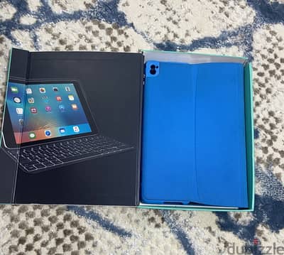 Logitech keyboard-case with Apple Pencil Bracketing for pour iPad Pro