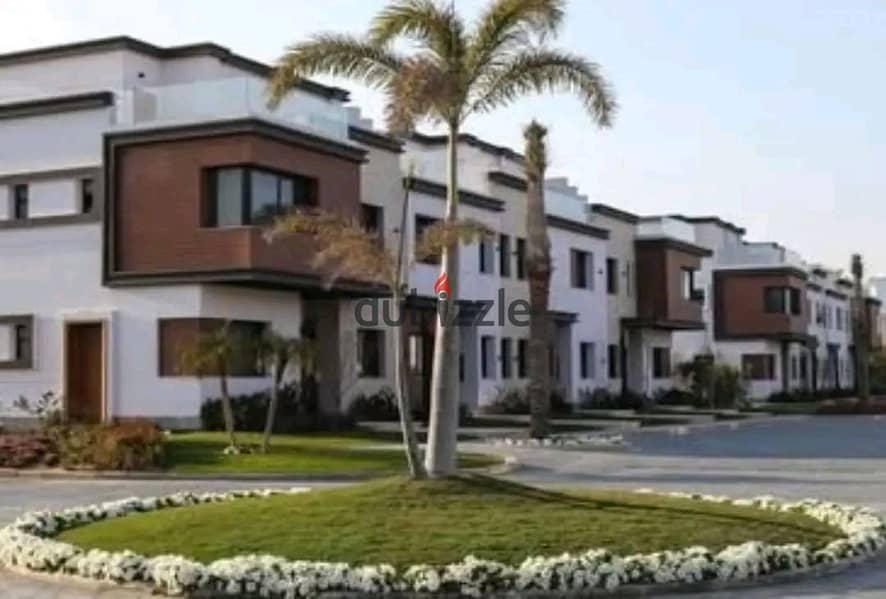 Townhouse Compound Azzar prime location 0 Townhouse Compound Azzar prime location 0