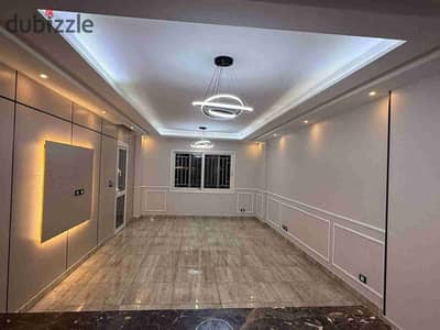 Apartment for sale in Madinaty, ground floor, 136 meters, private garden 80 meters, super lux finishes, wide garden view, and THE SPINE directly, 3 bedrooms and 2 bathrooms, distinguished area B10