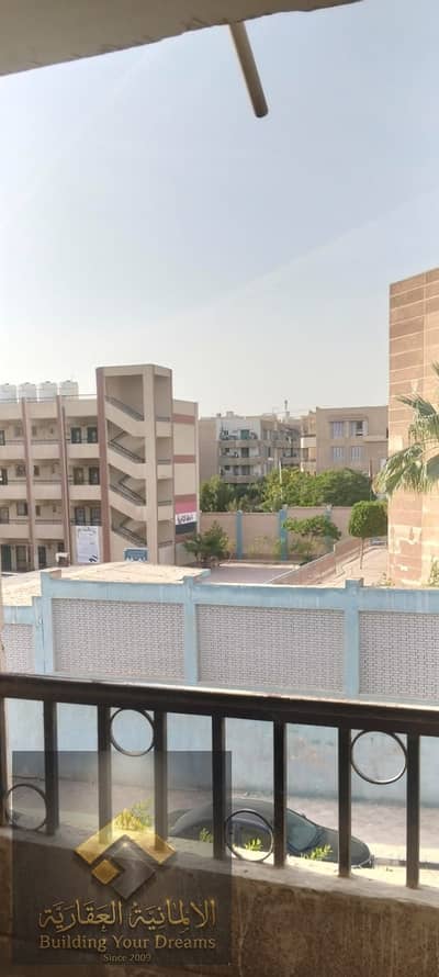 للبيع شقه في التجمع الثالث اسكان الشباب بجوار فيوتشر مول وميدان ودقائق من الجامعه الالمانيه وعشر دقائق من شارع التسعين الجنوبي و والجامعه الامريكيه