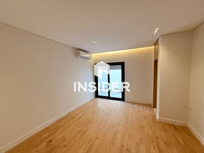 good deal 225m prime location Overlooking Garden in West Golf Extinction