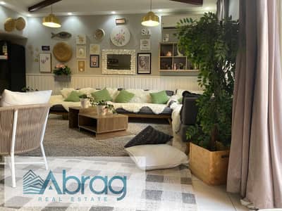 Duplex for rent with a 200 sq m garden, fully furnished and equipped, in Rios Mountain View Park, October.