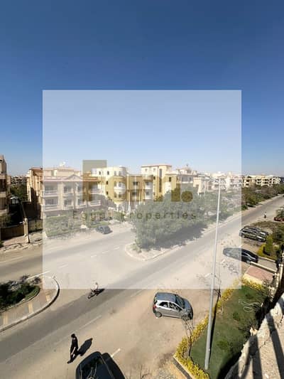 شقه روف متشطبه للبيع فى البنفسج فيلات
