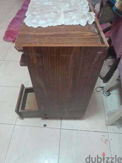 ترابيزه كمبيوتر بحاله ممتازه