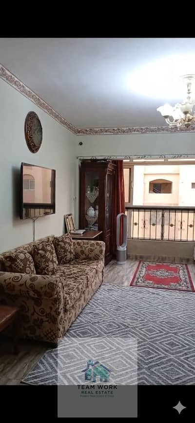 للبيع كاش: شقة لقطة بموقع حيوي على شارع رئيسي - الحي 16 تشطيب سوبر لوكس For sale cash: A great deal on an apartment in a prime location on a main stre