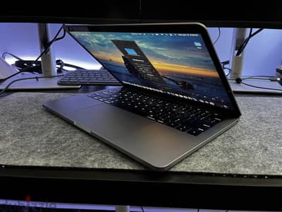MacBook Pro - i7 - 13 inch - 2019 - 256GB