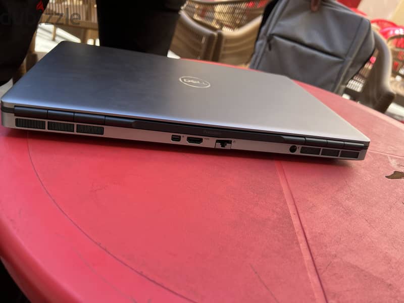 Dell Precision 7560 4
