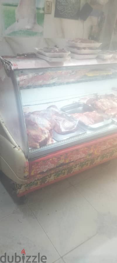 ثلاجة عرض للبيع