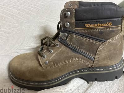 للبيع: حذاء بوت (Dockers) أصلي بحالة ممتازة