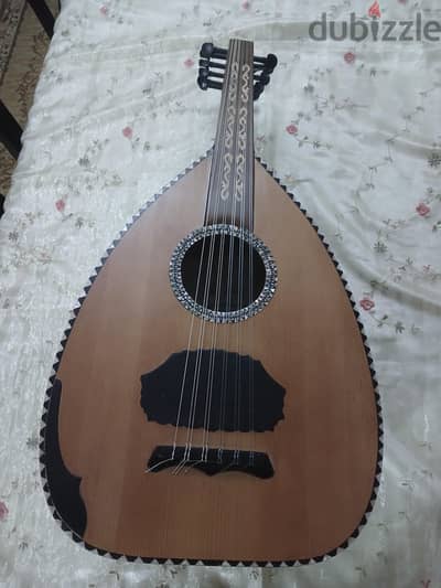 عود احترافى خامات ممتازه صوت مميز
