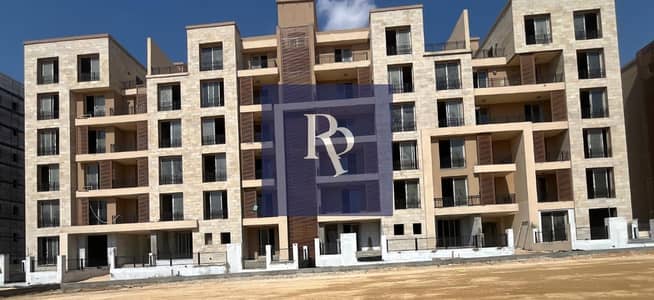 ستوديو متشطب بالكامل للبيع في تاج سيتي – ليك بارك | بالمطبخ موقع مميز بالقرب من الطريق الدائري وطريق السويس