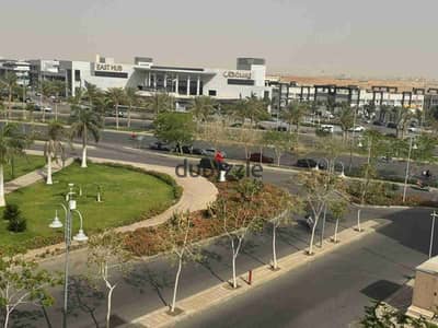 شقة مفروش فندقي للإيجار بمدينتي B12 | فيو مباشر على East Hub والكرافت زون