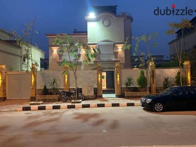 فيلا للبيع ستاند الون460م  في مدينه الرحاب2 تشطيبات فندقيه اسانسير بالقرب من السوق الشرقي والخدمات لوكيشن رائع بسعر تجاري
