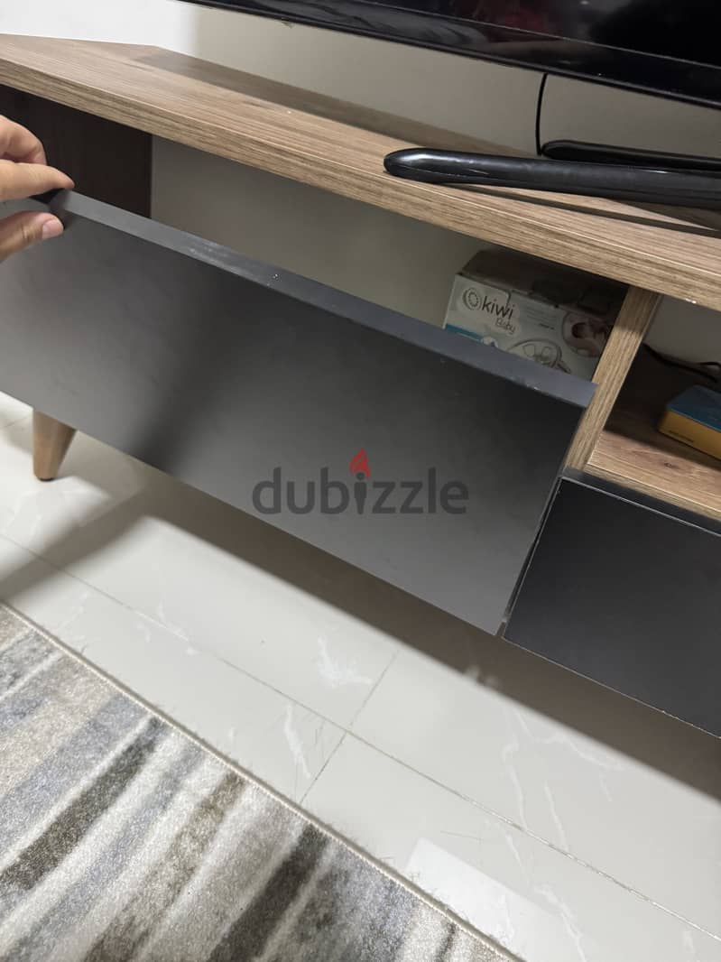 Tv unit 3
