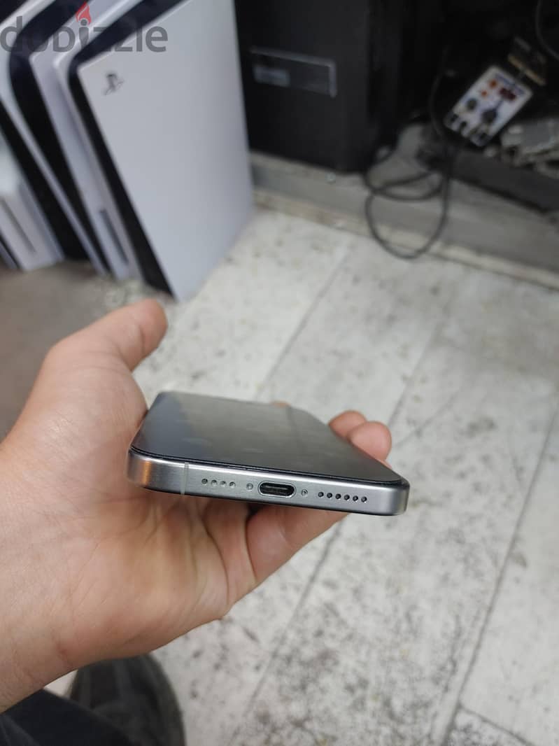 Apple - iPhone 15 Pro Max 2