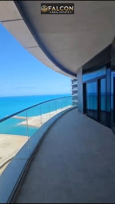 للبيع شاليه بفيو بحري sea view بمقدم 185 الف تشطيب كامل بالساحل الشمالي بالعلمين الجديده