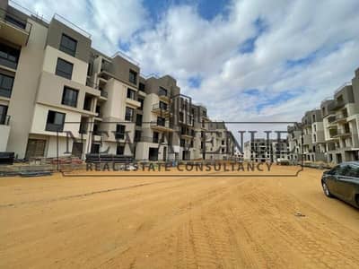 شقة متشطبة بالتقسيط علي 10 سنين في كمبوند سوديك ايست بفيو مميز علي اكبر حديقة في المشروع  Sodic East by Sodic - Al shorouk