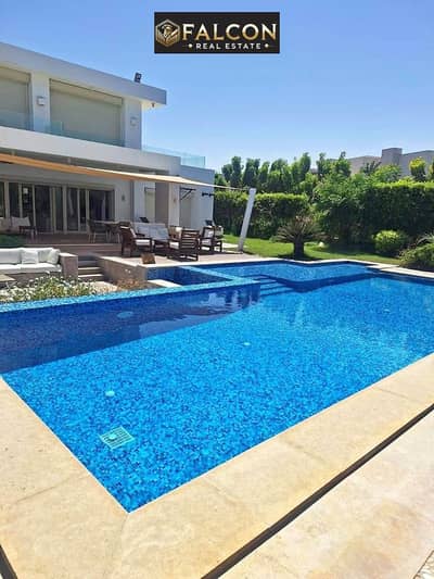 للبيع شاليه sea view بمقدم 750 الف بحري متشطب( بالتكيفات والمطبخ fully finished with (Acs & kitchen من بالم هيلز في هايسندا بالتقسيط علي 10 سنين