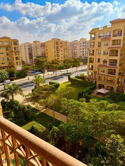 مدينتى شقه للايجار 107 متر فى الb1  فاضيه بدون فرش