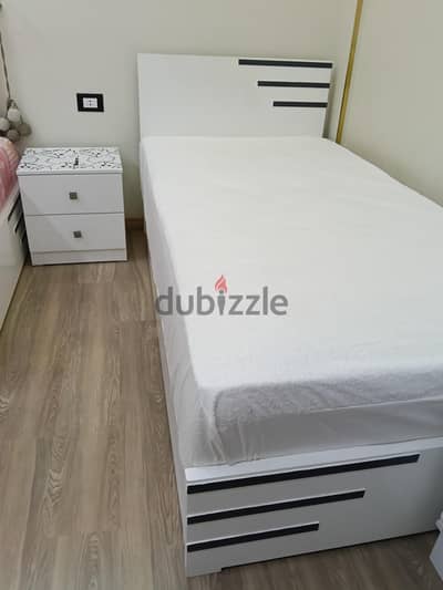 2 سرير + 2 كومدينو