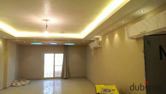 شقة للايجار بالياسمين فيلات ٧ بالتكيفات والمطبخ كامل