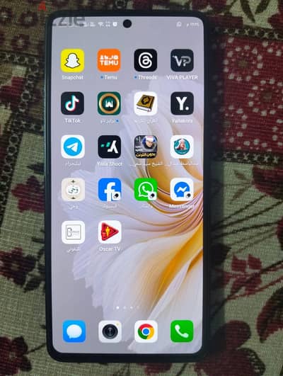 تكنو كامون 20 برو 5g مساحه 256 رام 8+8 بالعلبه والشاحن مفهوش غلطه