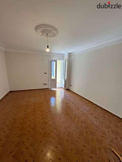 Apartment for rent according to the Kilo-Peter law, 2 rooms and reception, 3 bathrooms, 2 baths, sea view, 6th floor