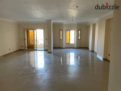 Corner apartment for rent - residential or administrative use - garden view