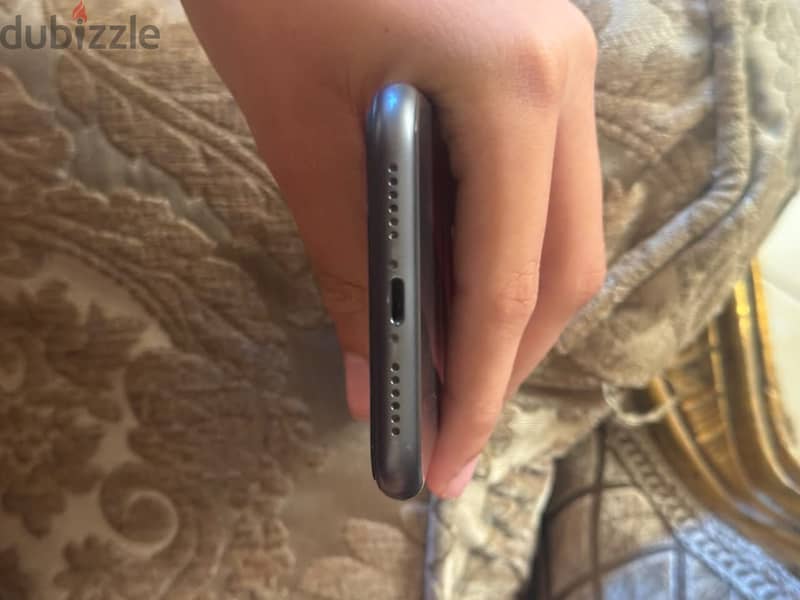 iPhone 11 3