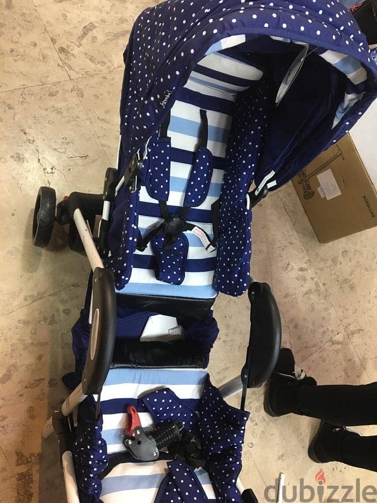 Twins stroller 1