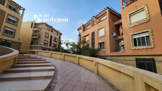 حياة عائلية راقية بحديقة خاصة في نيو جيزة
