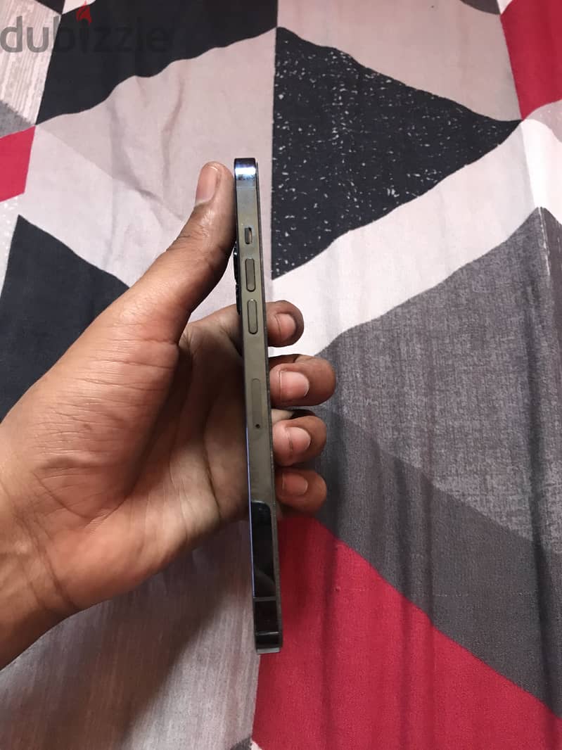 Iphone 12 pro max 4