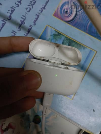 علبه ايربودز برو 1 mag safe شغاله تمام