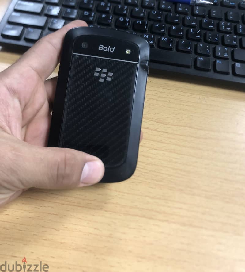 Black berry bold excellent condition 1