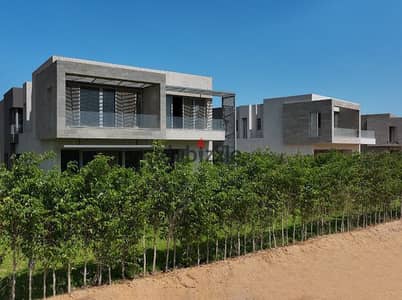 Town House ready to move prime location in Hadaba Compound with a view on Pyramids of Giza next to New Giza