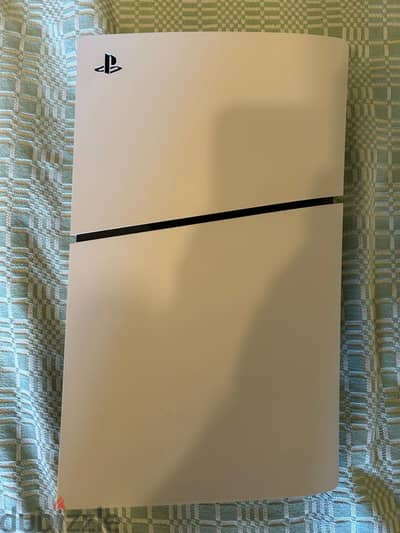 Playstation 5 Slim (Digital) + Charging & Cooling Station